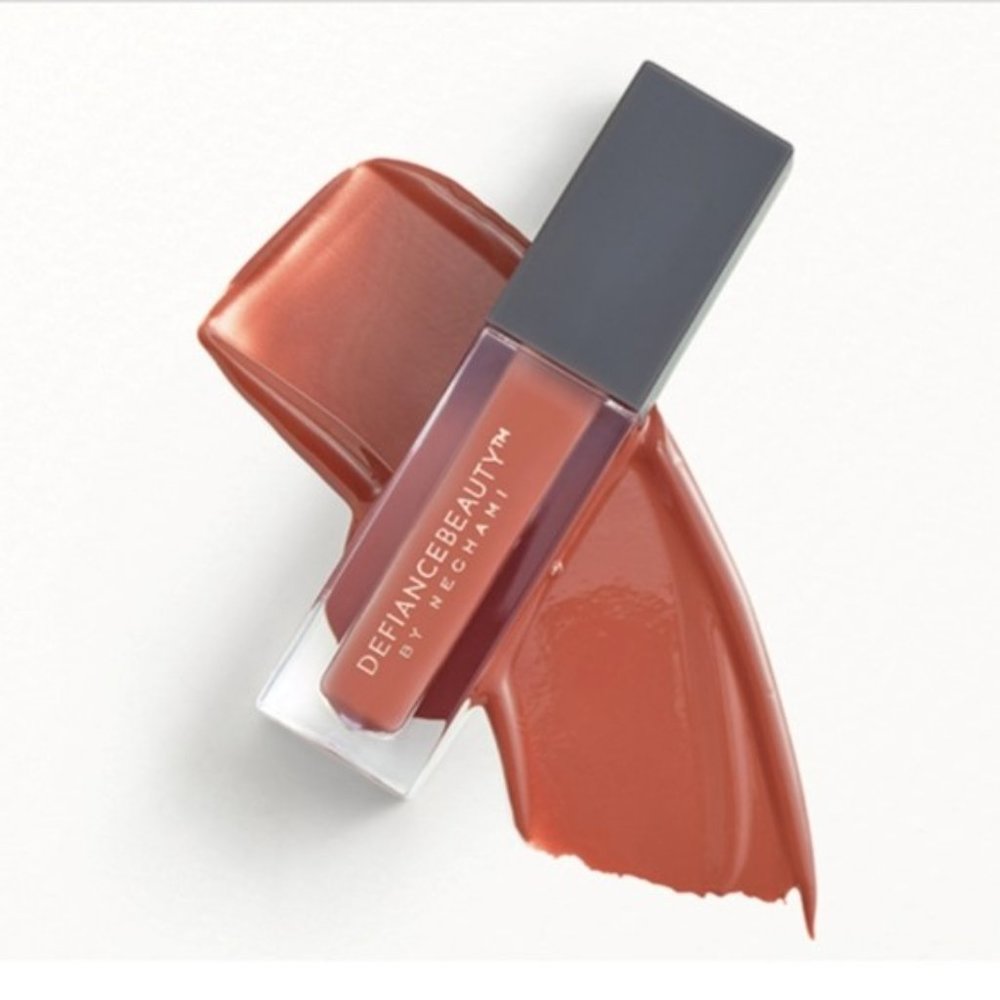 Defiance Beauty Luminous Liquid Lipstick in Iconic NIB
